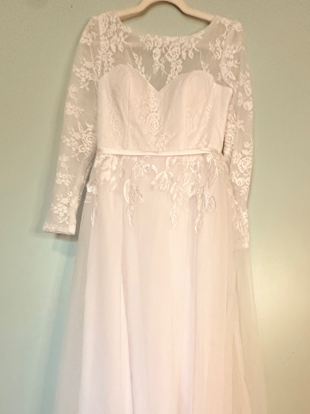 White Lace Tulle Wedding Dress with Long Sleeves size 10